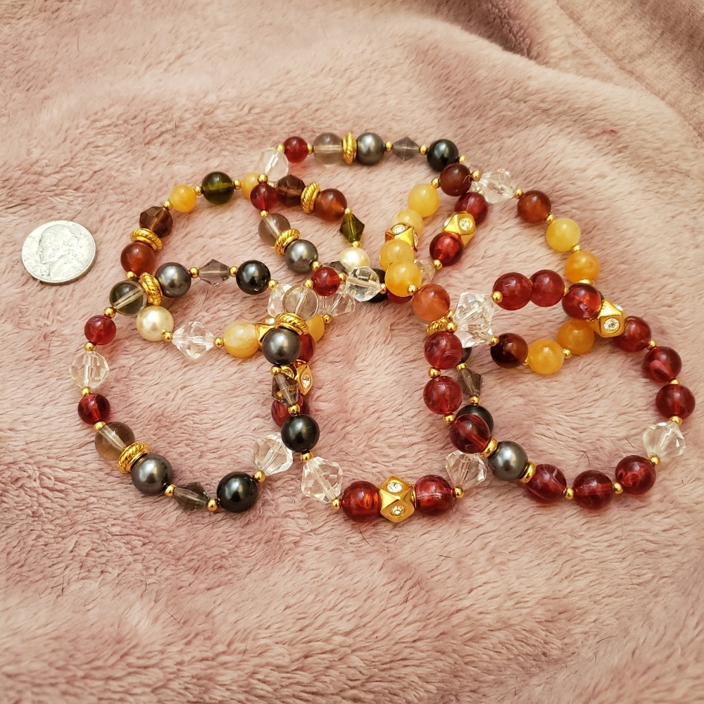 Set of 6 Pearl and Gold Beaded Stretch Bracelets